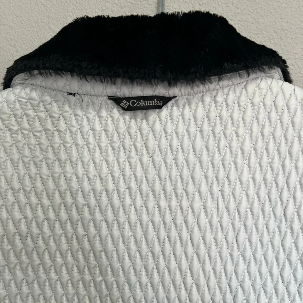 Columbia White Vest - Picture 10 of 12